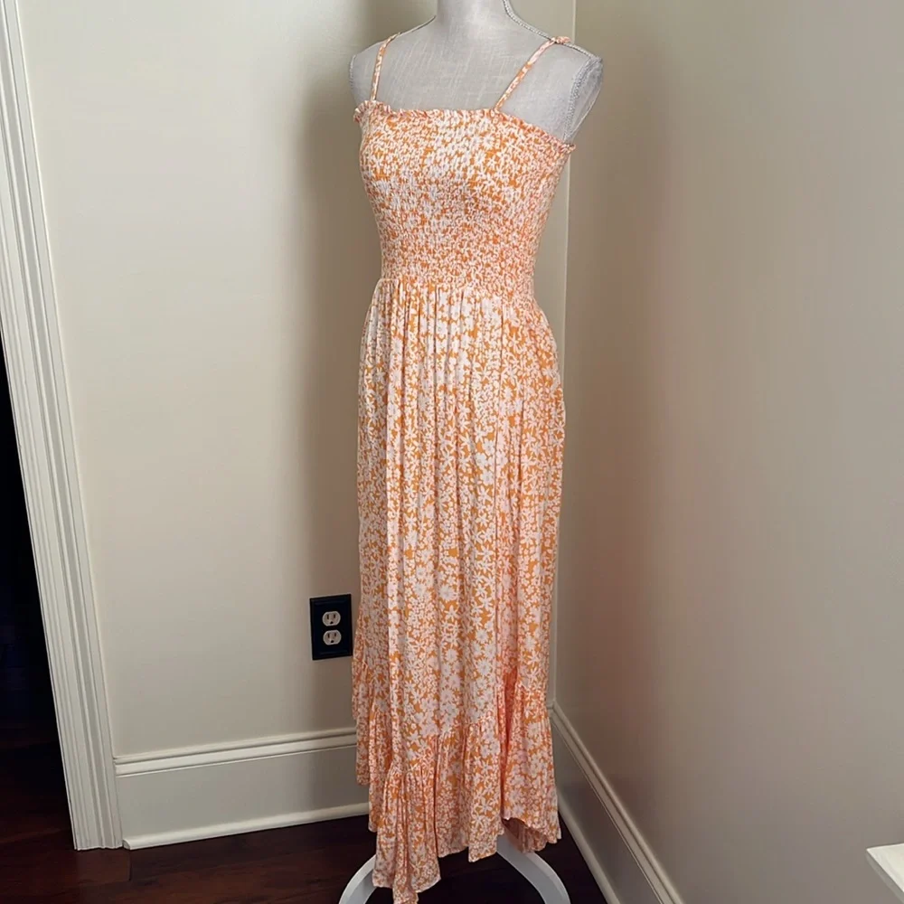 ☀️Smocked Spaghetti Strap Maxi. Size Medium